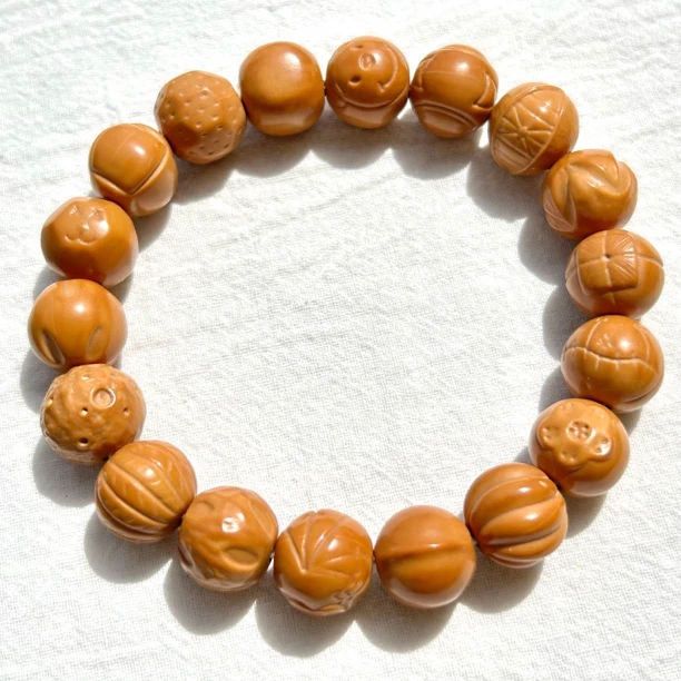 猴头手工玻璃面童话镇