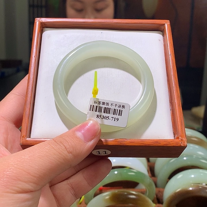 和田玉手镯未镶嵌52