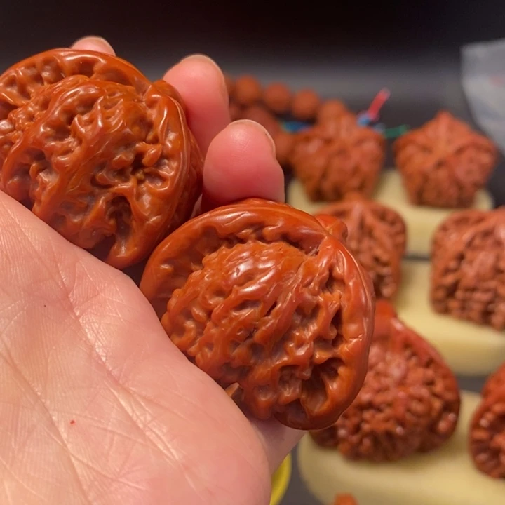 曹***操猴头核桃吊坠工艺核桃