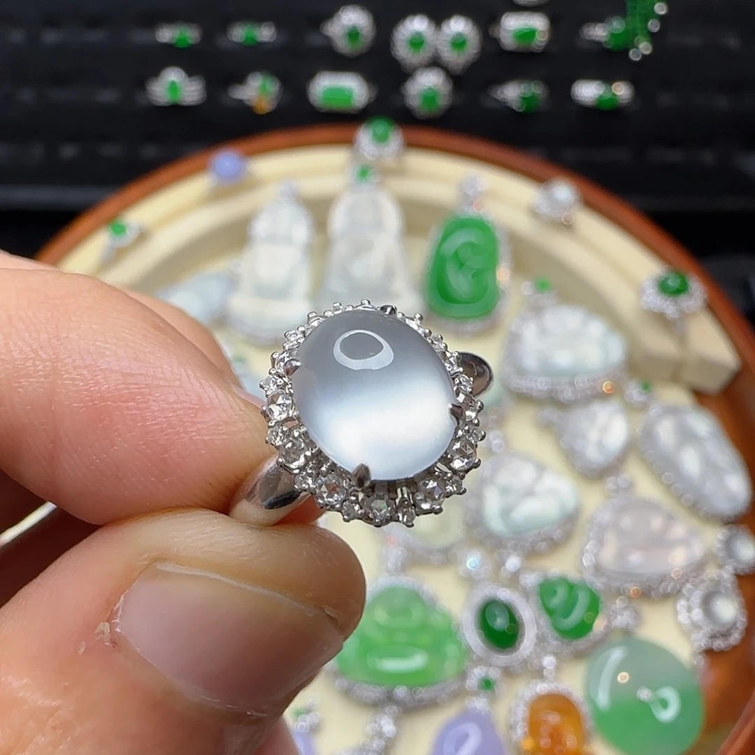 18K金镶嵌戒指翡翠天然翡翠