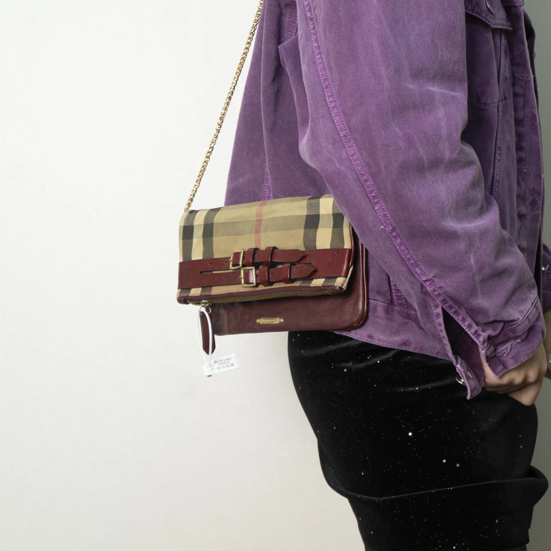 95新 BURBERRY/博柏利 经典格纹手拿包/绑带款/24