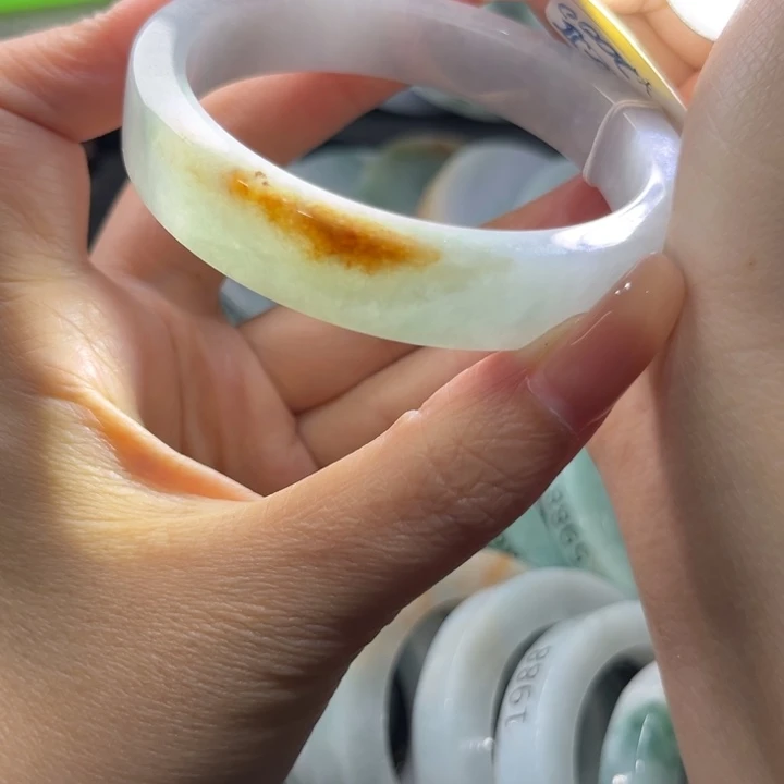 定制翡翠未镶嵌手镯