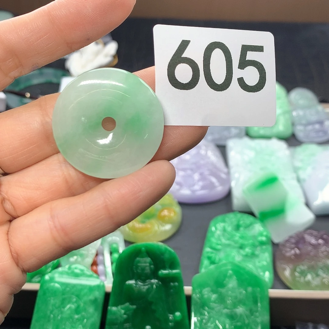 翡翠颈饰未镶嵌不