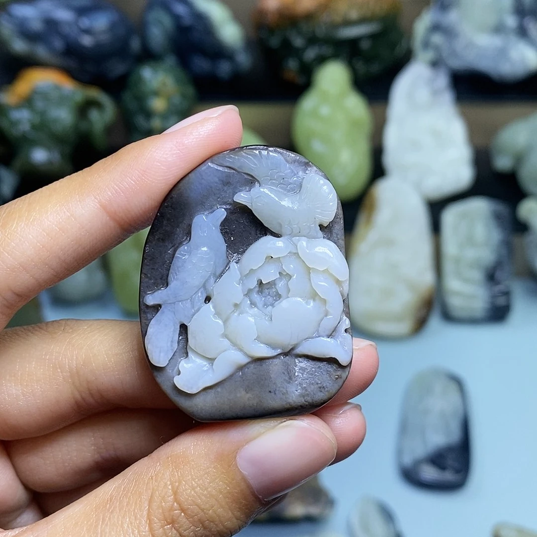 颈饰未镶嵌和田玉阔**妈