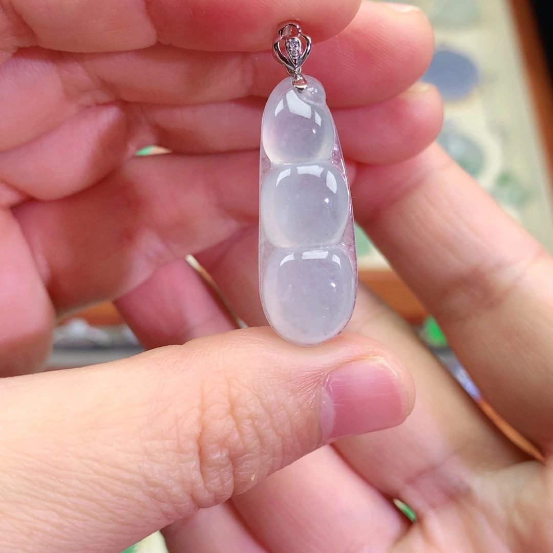 颈饰18K金镶嵌翡翠