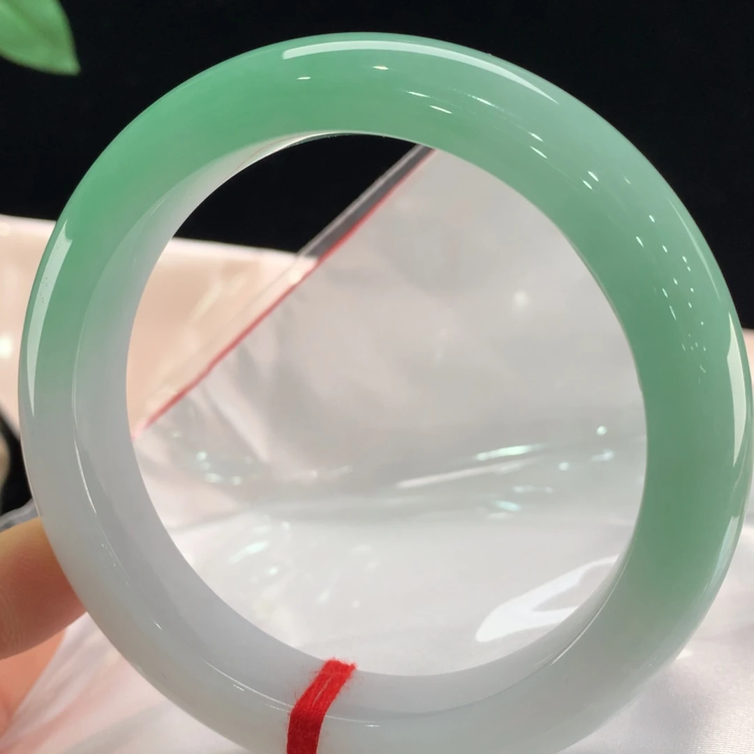 翡翠未镶嵌手镯62圈口2095