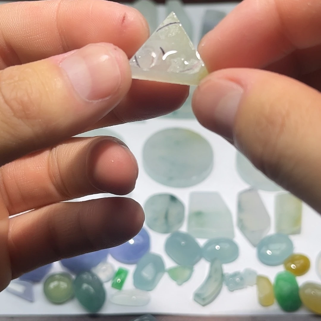 翡翠未镶嵌颈饰46899