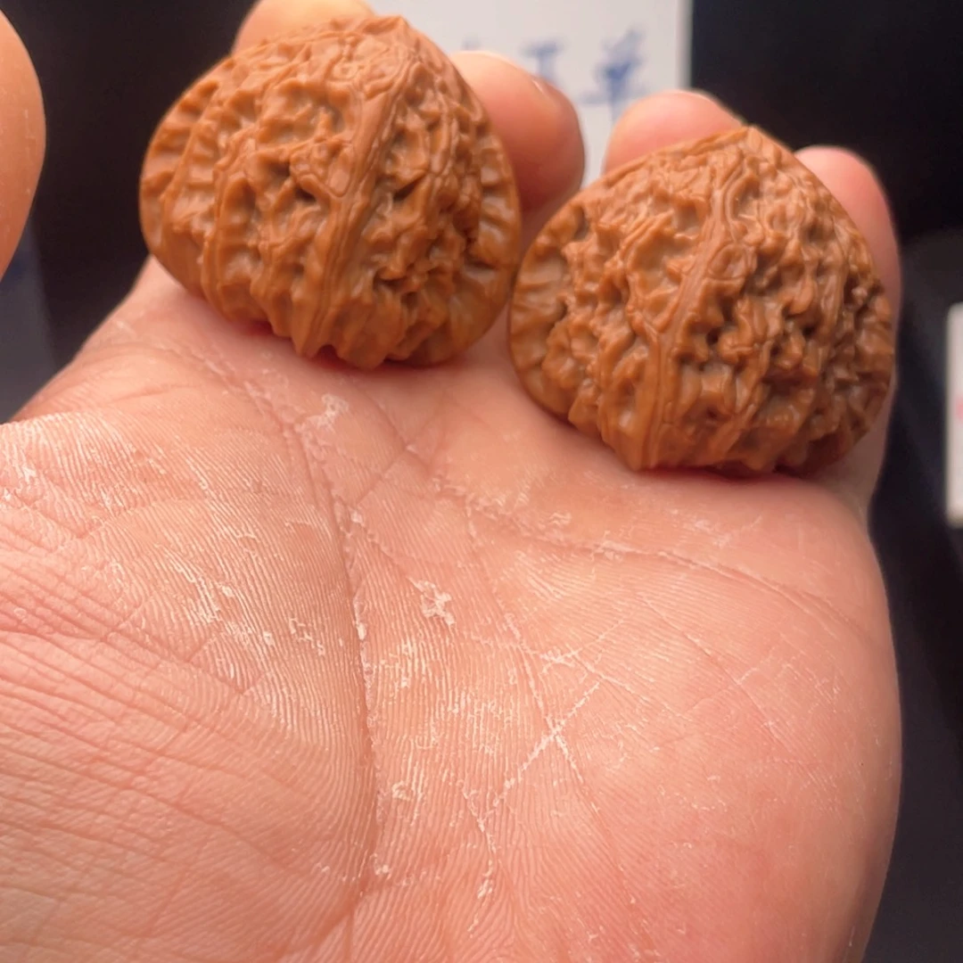 文玩核桃吊坠顽*40.5糖三角