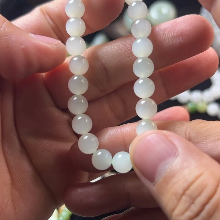 和田玉未镶嵌手串