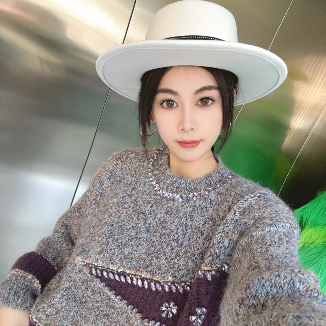 ATANi定制钻钻渐变色毛衣