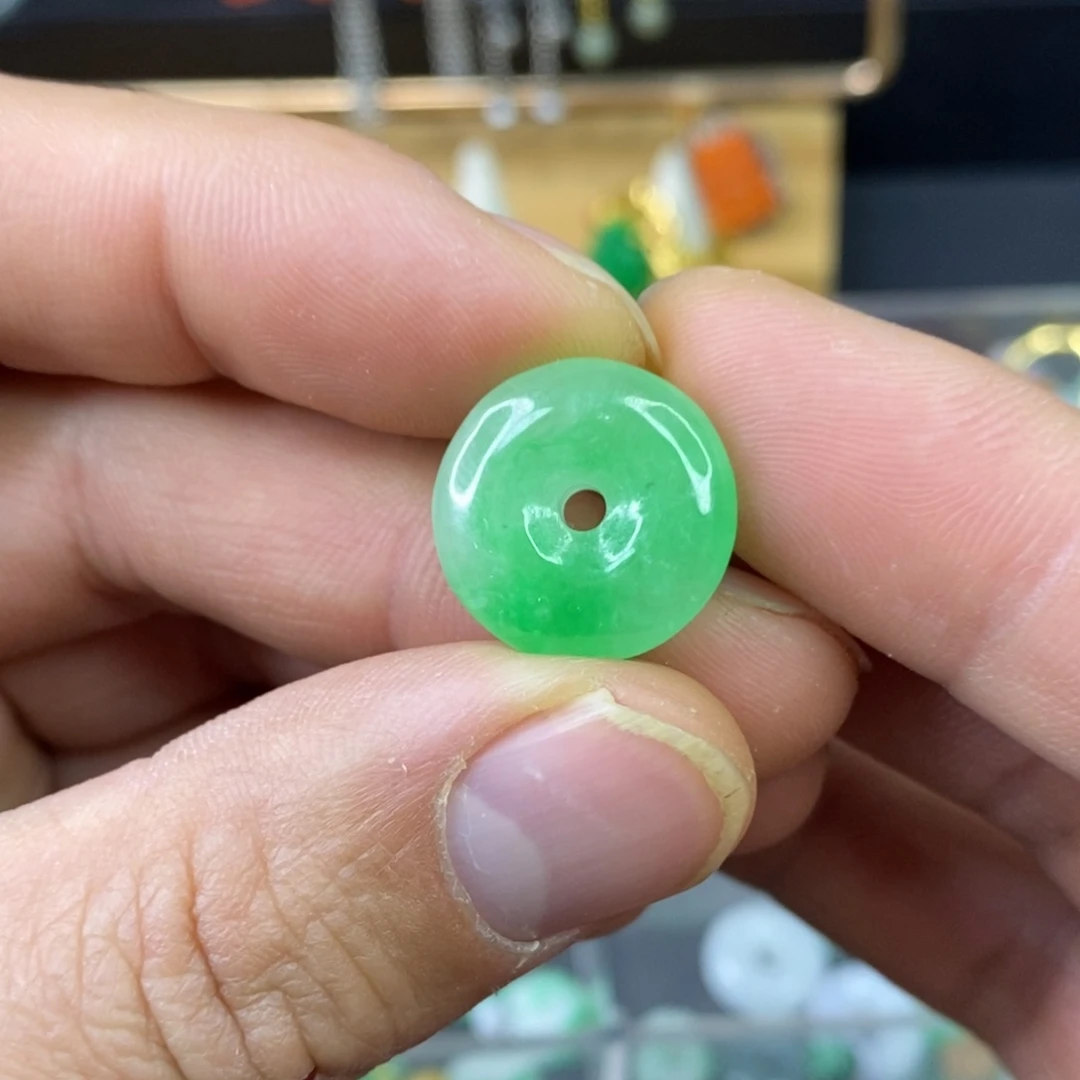 颈饰未镶嵌翡翠吊坠