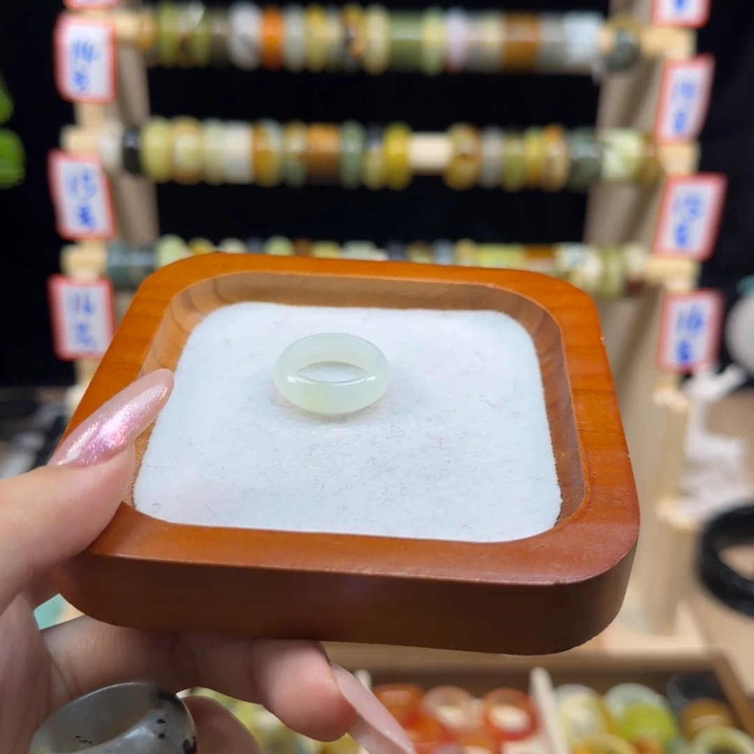 蛇纹石玉内径17.未镶嵌大*