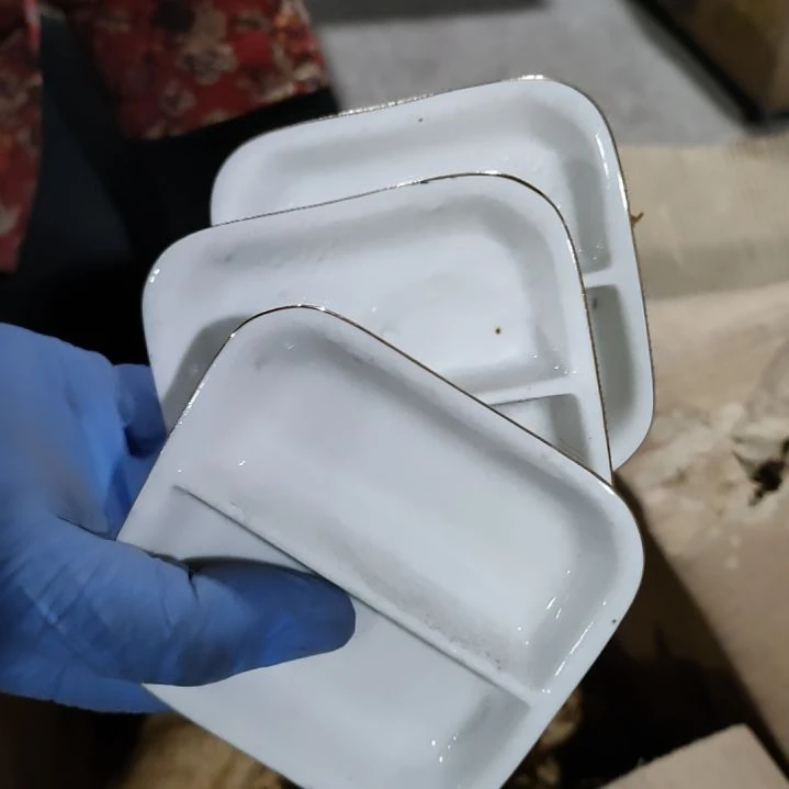 摆件盘子碗茶壶啥都有