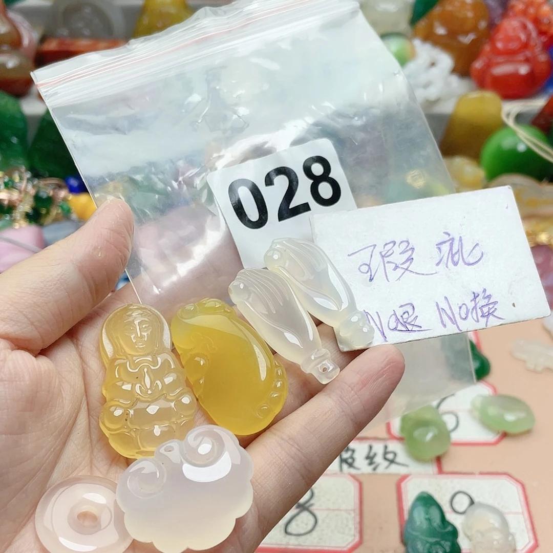 合金颈饰玛瑙/玉髓山***情