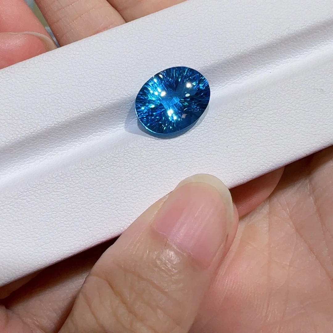 馄***师托帕石裸石8.4ct瑞士蓝