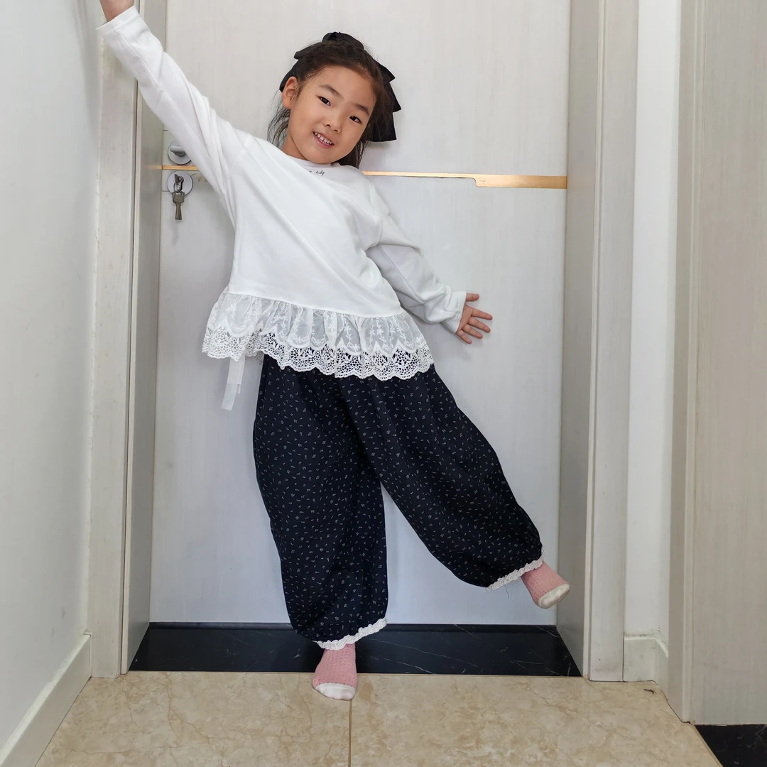秋季女童时尚波点可爱花苞裤