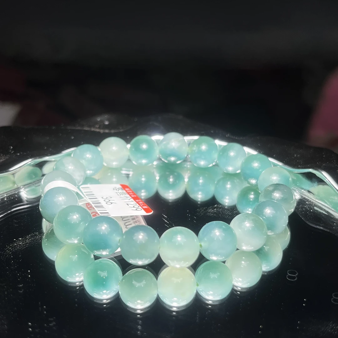 366绿色卡10MM手串
