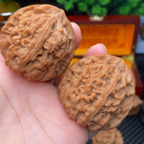 文玩核桃把件平****赁南疆石45全品