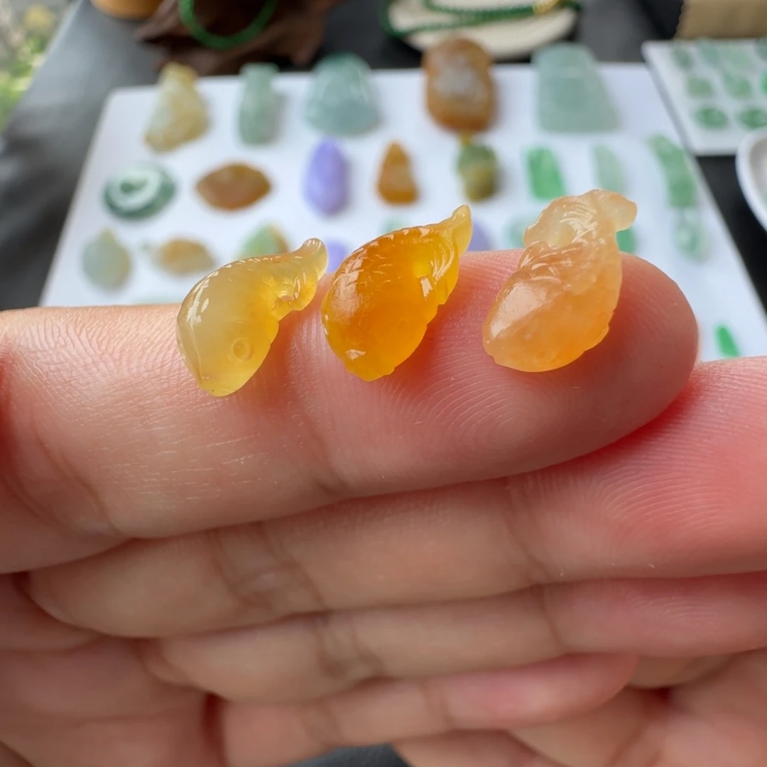 定制翡翠未镶嵌冰种天然黄翡锦鲤好运连连