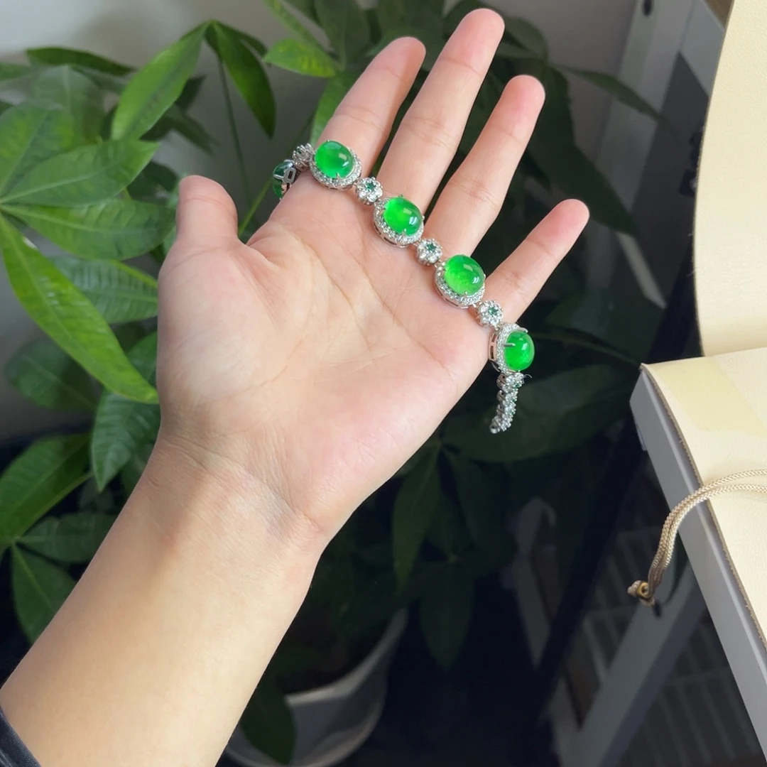 小***野玉祖母绿 手链。