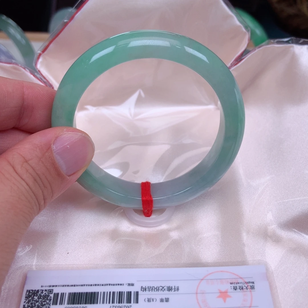翡翠未镶嵌手镯手镯