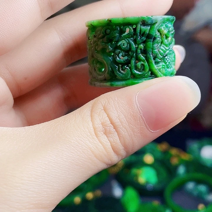 翡翠银S925镶嵌颈饰多样性