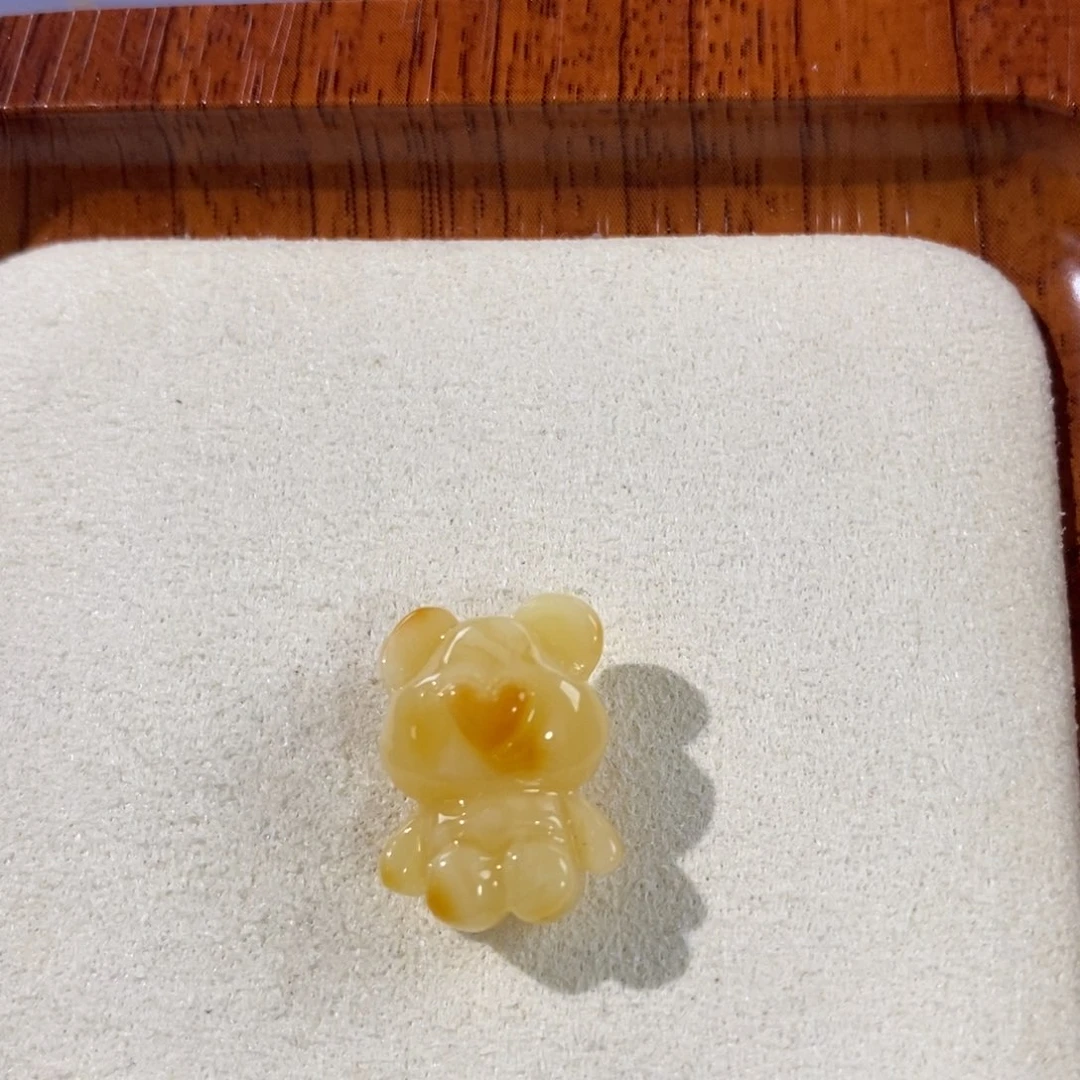裸石蜜蜡未镶嵌小熊