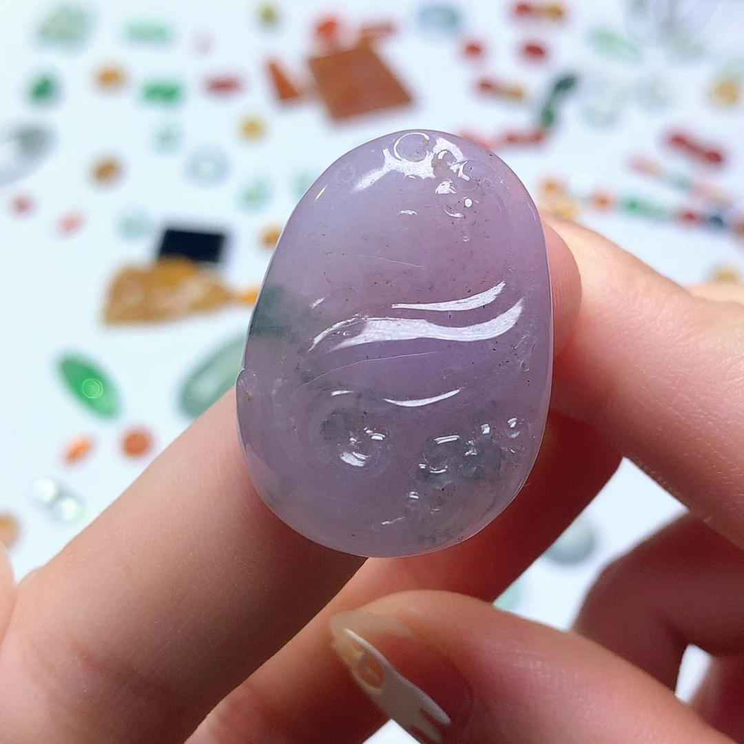 翡翠未镶嵌颈饰风生水起