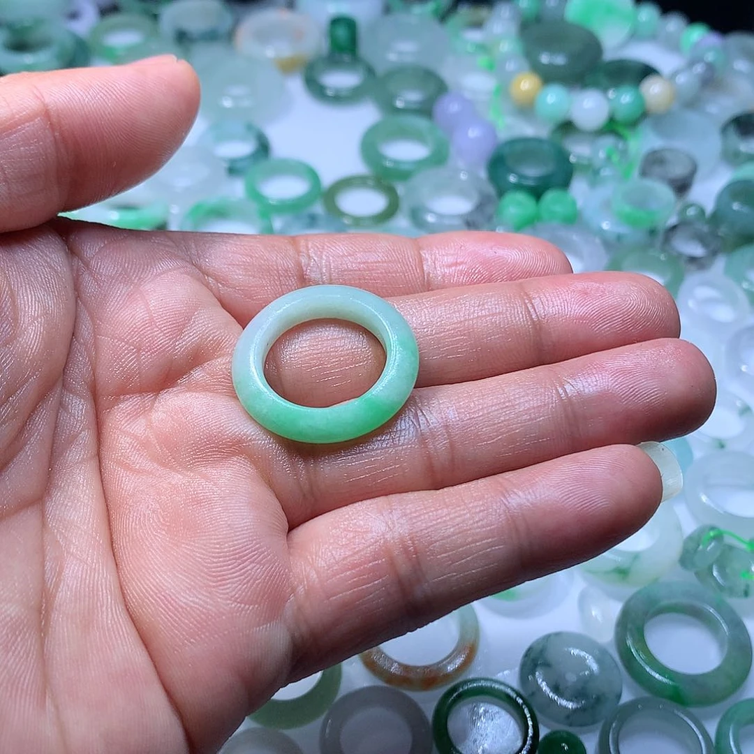 定制翡翠未镶嵌祥**兔