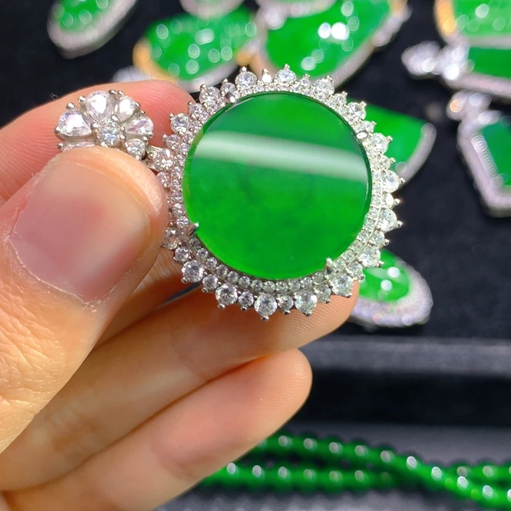 翡翠颈饰银S925镶嵌一个