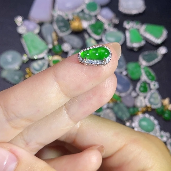 颈饰未镶嵌翡翠翡翠