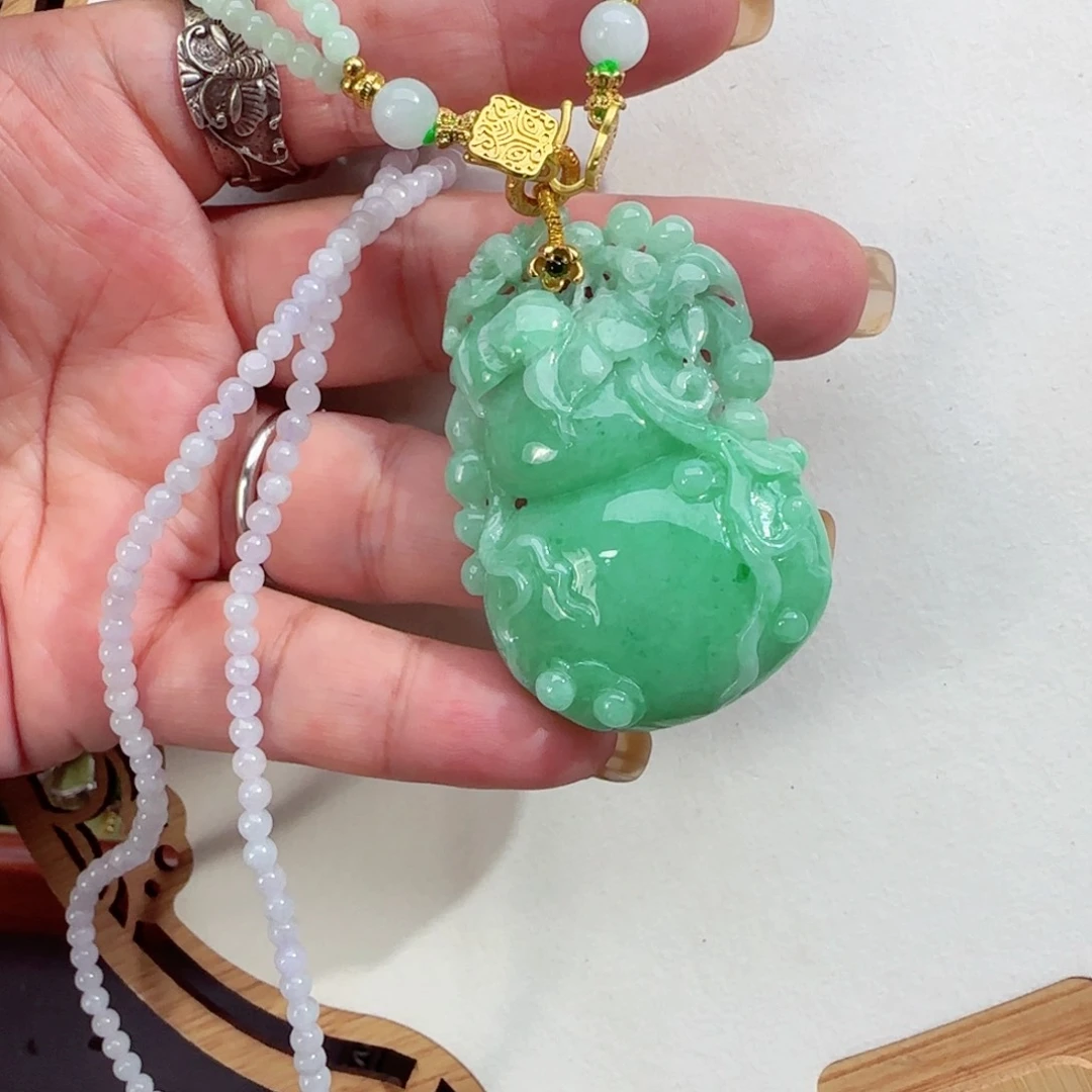 翡翠未镶嵌颈饰仿古