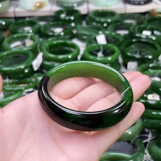 和田玉（碧玉）手镯未镶嵌