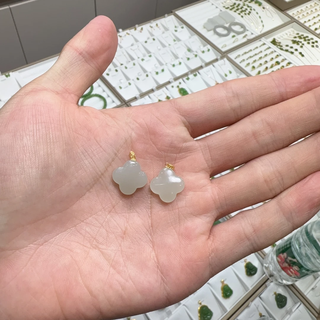 天然和田玉四叶草吊坠多样性拍一发一ja