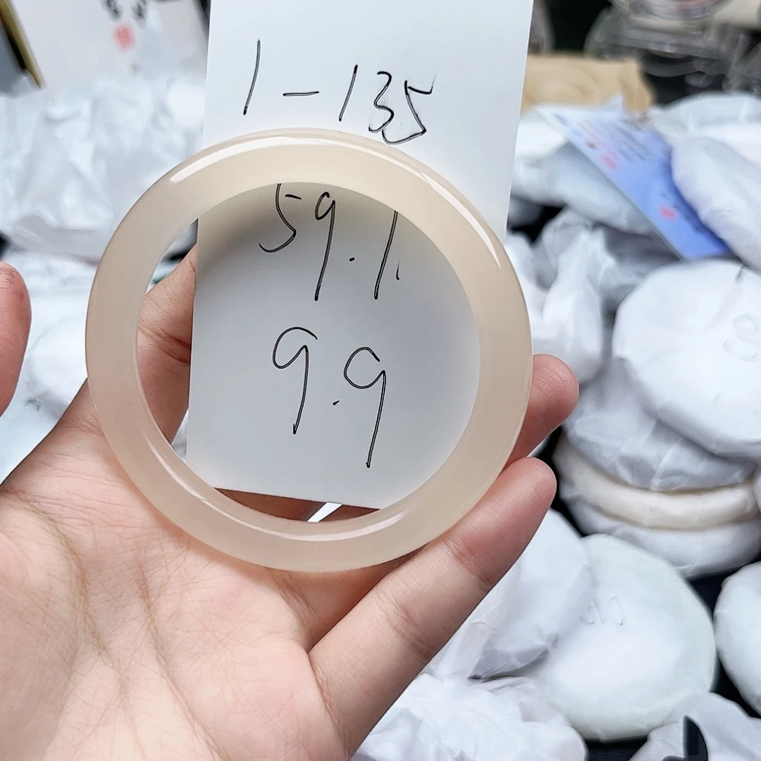 未镶嵌手镯石英质玉1.135