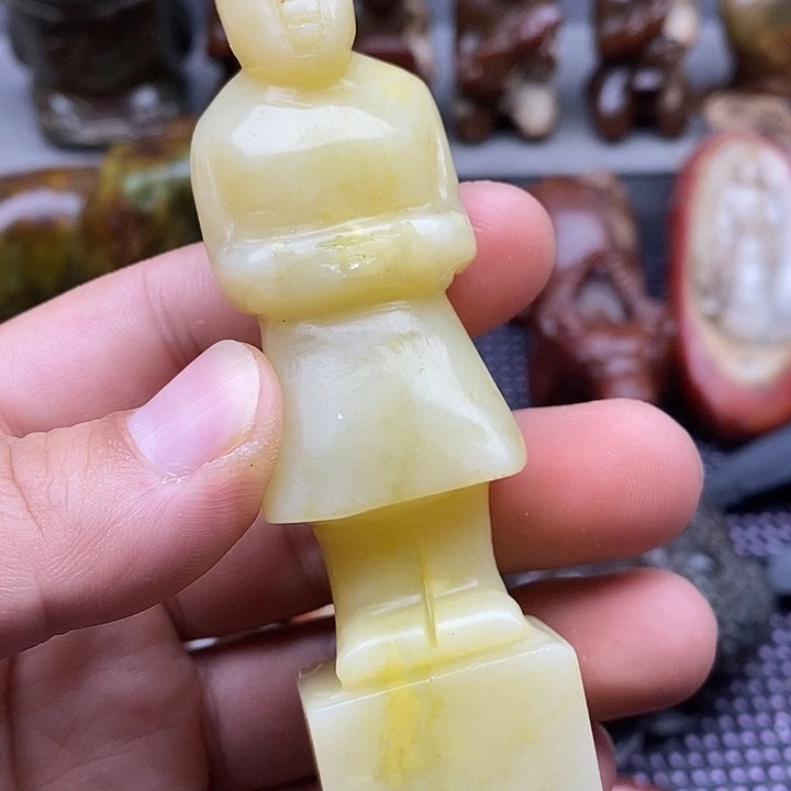 未镶嵌蛇纹石玉颈饰
