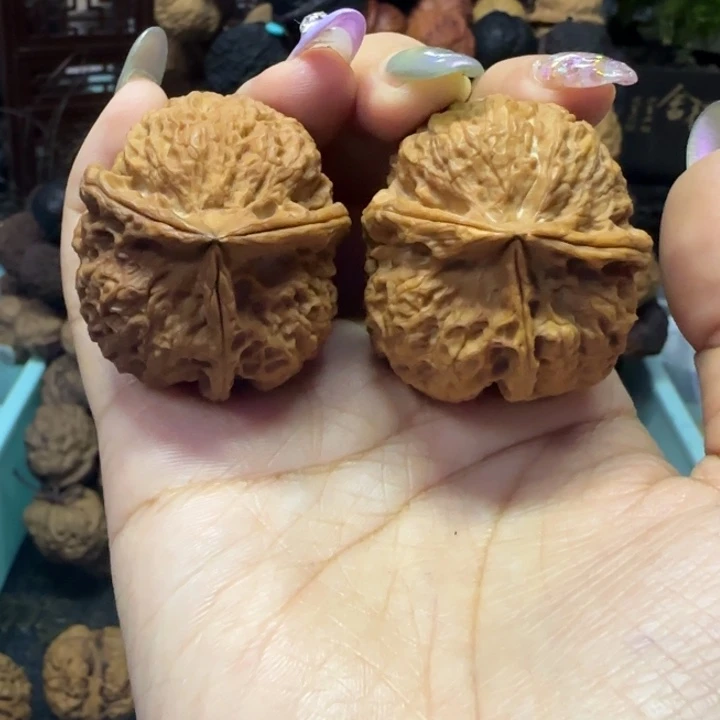 勇***皮文玩核桃吊坠三棱41尺