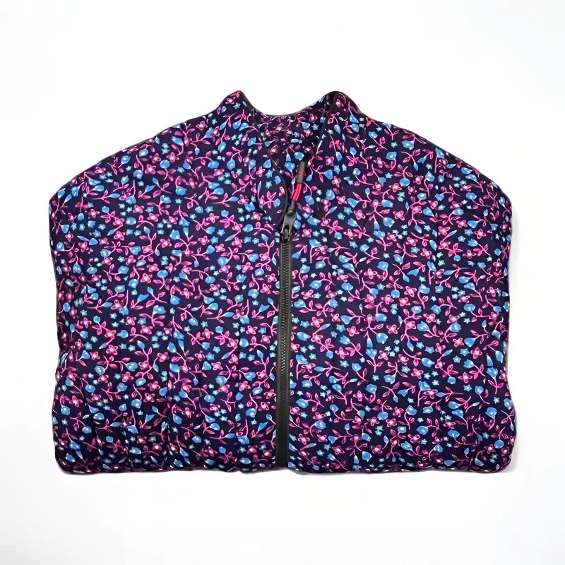 2025冬季女士棉花棉袄，轻盈保暖亲肤。