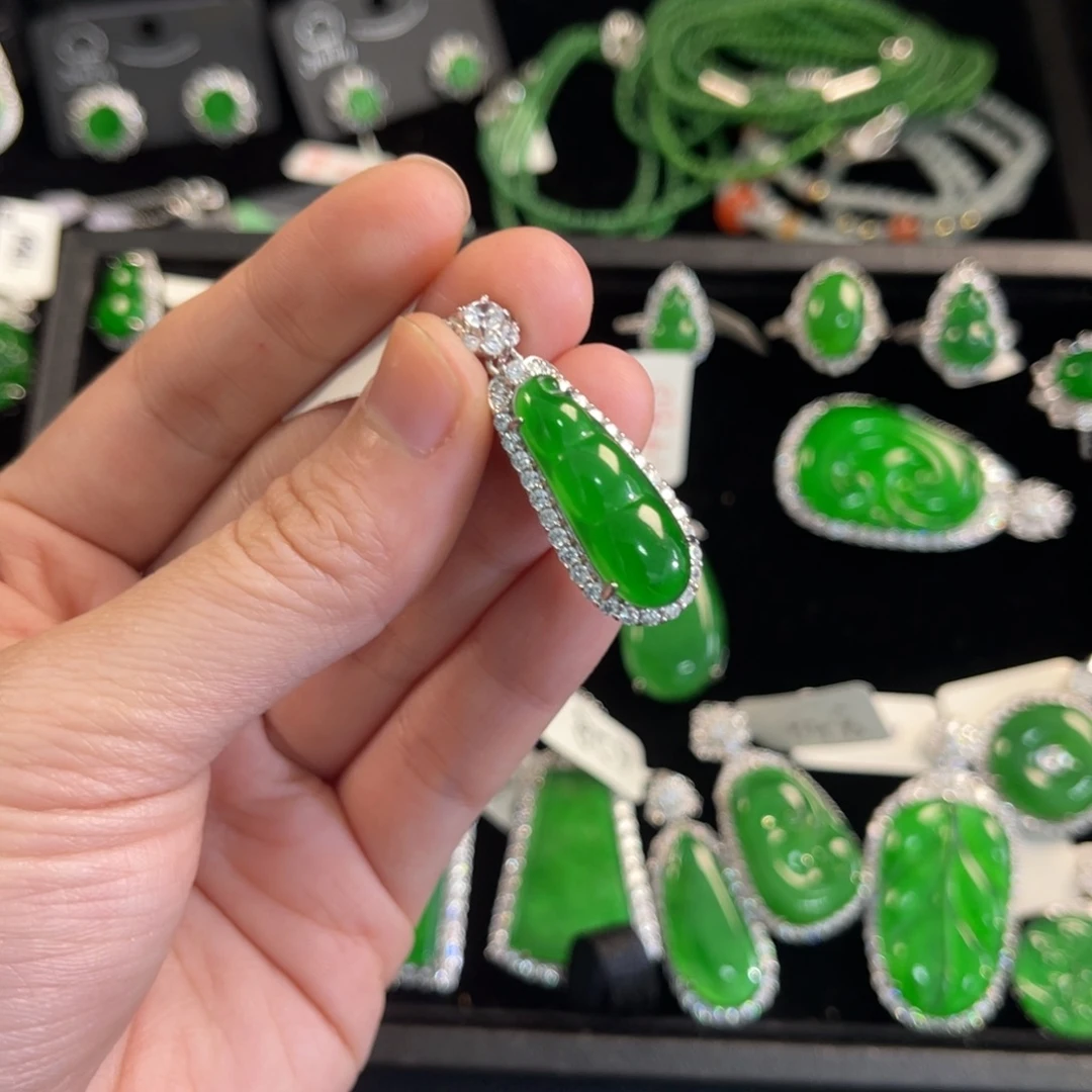 翡翠银S925镶嵌戒指福豆吊坠