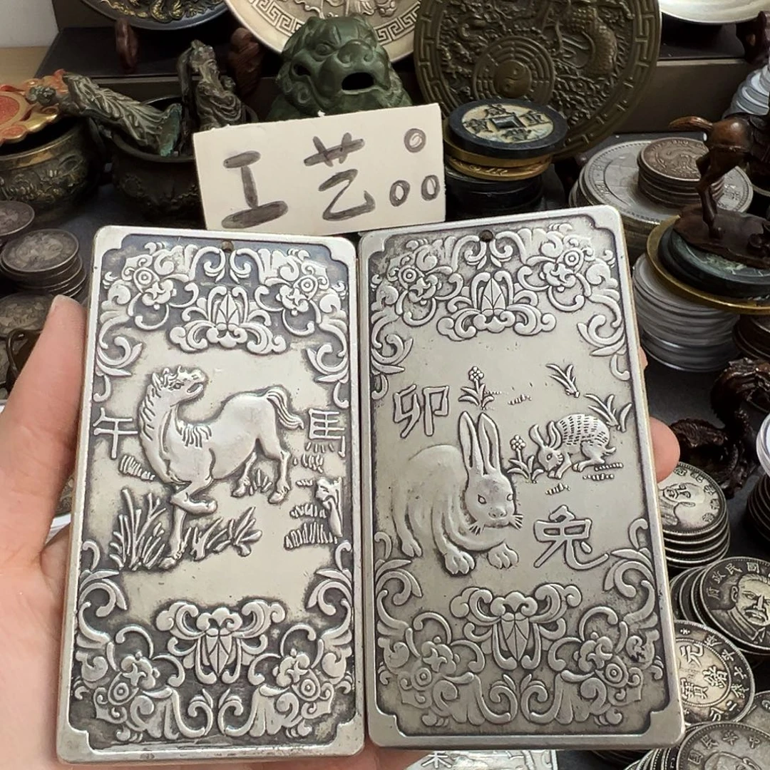 小***8金属复古风格摆件