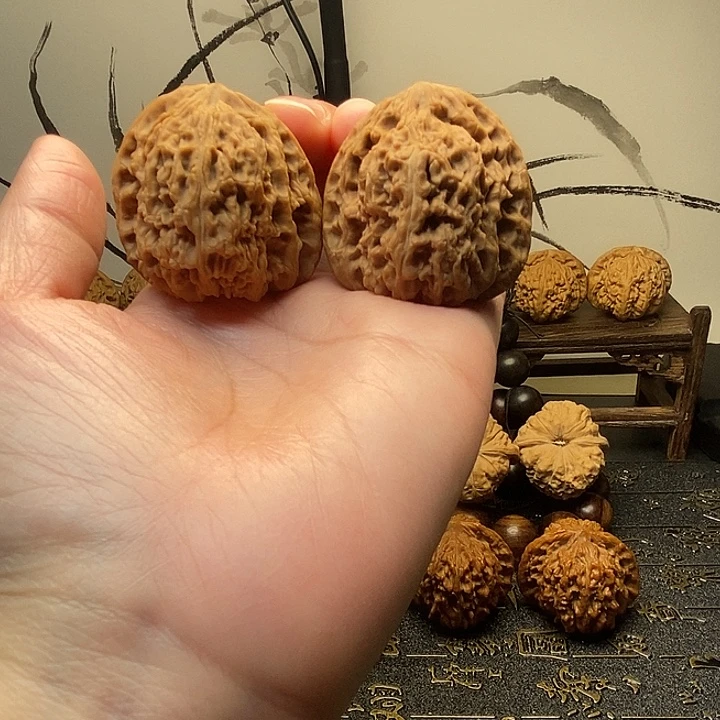 文玩核桃把件南疆石对歪