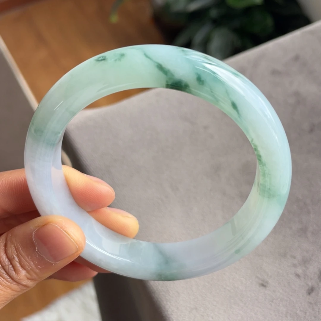 翡翠未镶嵌手镯飘花