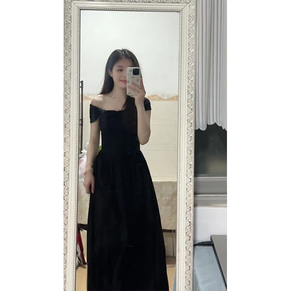 法式赫本风黑色扭结一字领连衣裙女夏季新款高级感时尚裙子