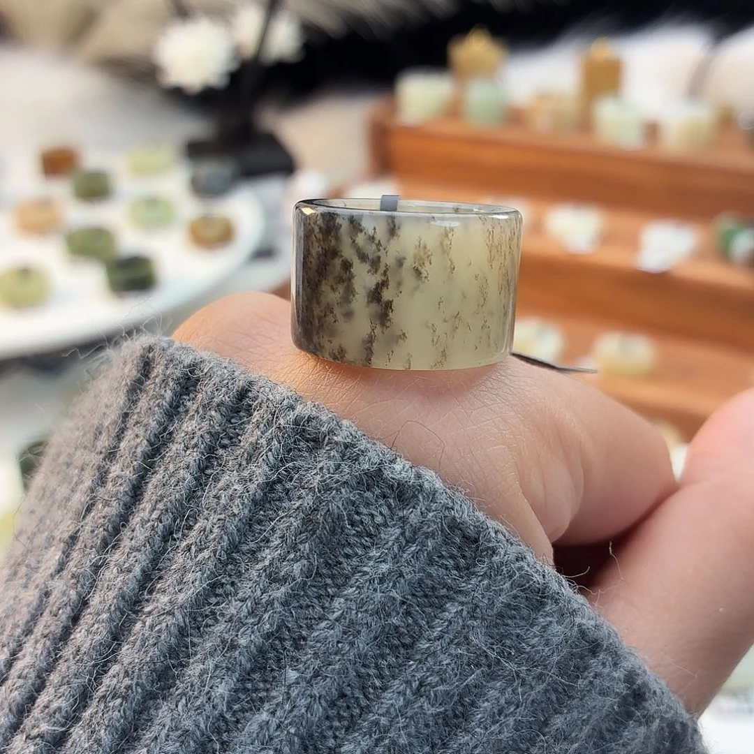 和田玉未镶嵌戒指i89草花圆切17.6mm