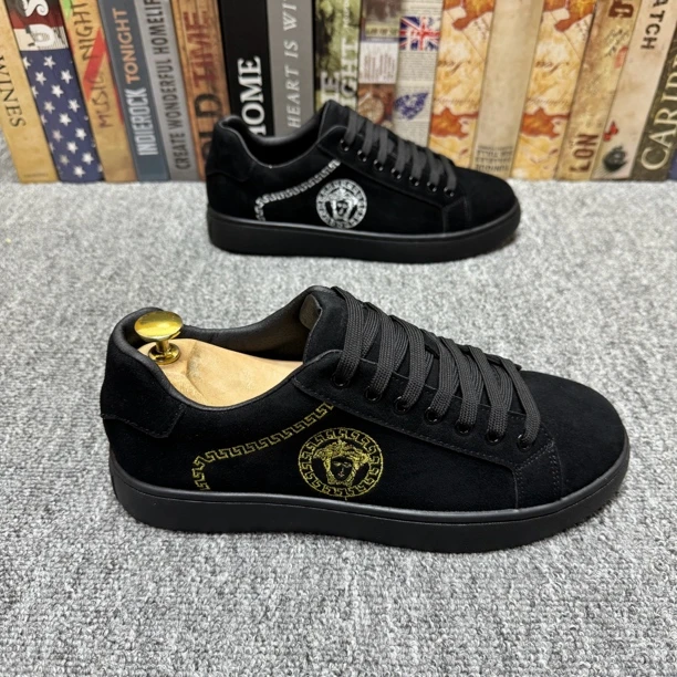 欧洲站新款刺绣男鞋磨砂皮潮流暗黑风男士板鞋时尚百搭休闲鞋潮鞋