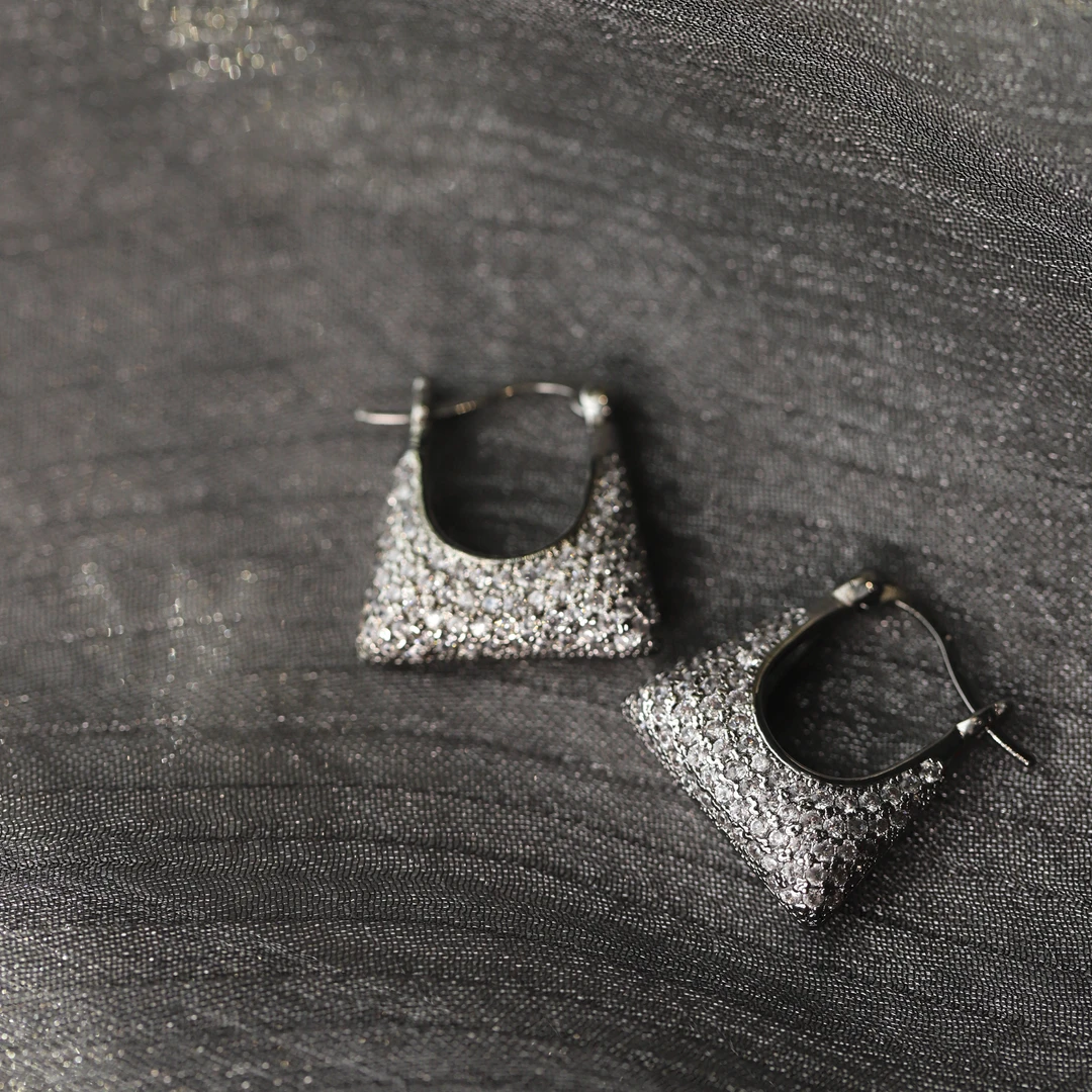 合金合成锆石耳饰 小香风包包耳环2025新款爆款耳钉小众设计耳扣