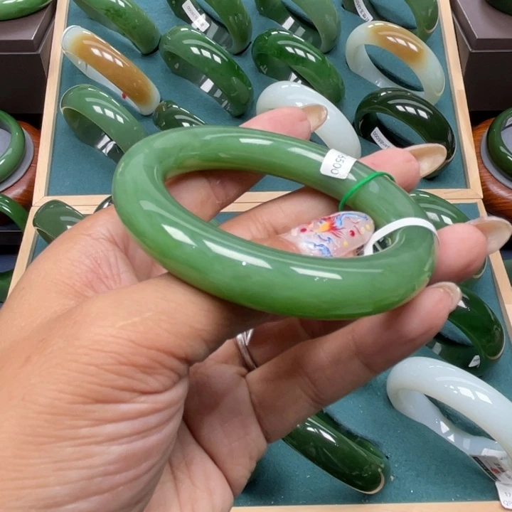 和田玉（碧玉）未镶嵌手镯