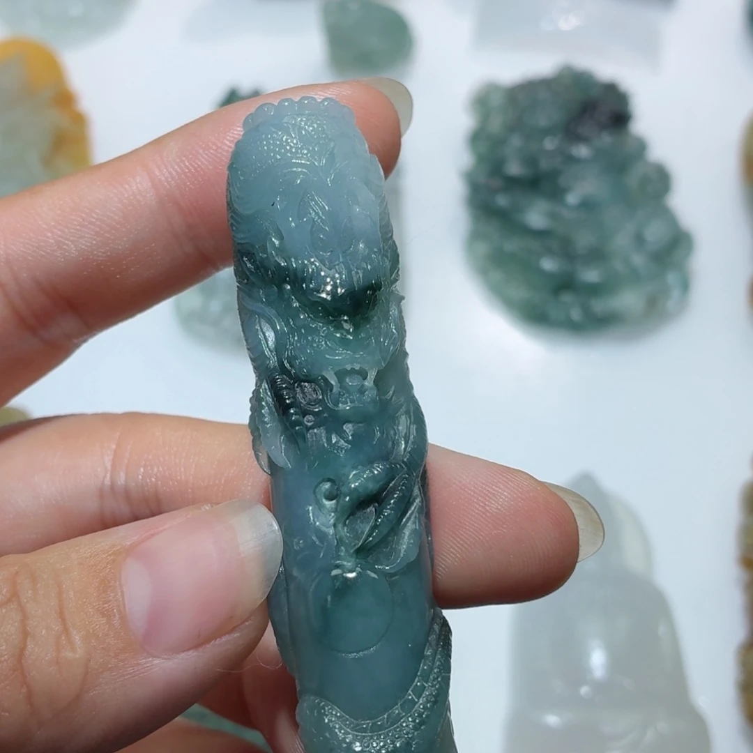 定制翡翠未镶嵌龙柱