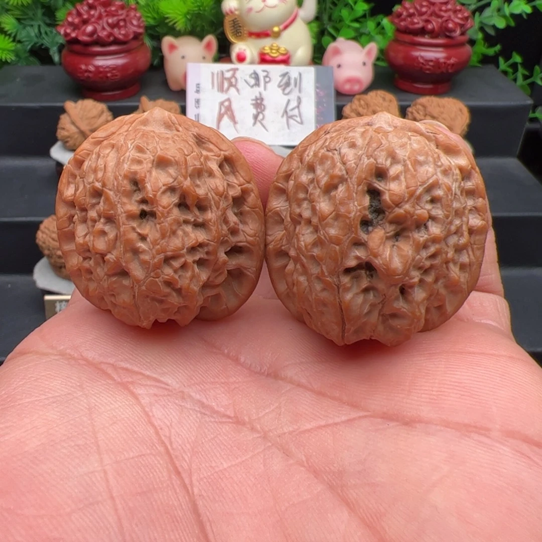 把件文玩核桃正血麒麟，尺寸36