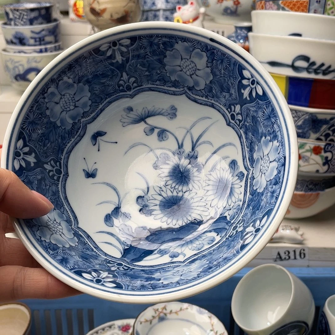 瓷片神****爱哈哈哈我要看的时候他